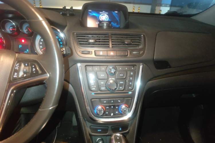 Used Buick Encore 2015 1.4T Automatic Two-Wheel Drive Urban Leading Model Audio And AC Panel