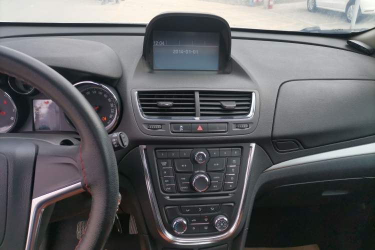 Used Buick Encore 2015 1.4T Automatic Two-Wheel Drive Urban Elite Version Audio And AC Panel
