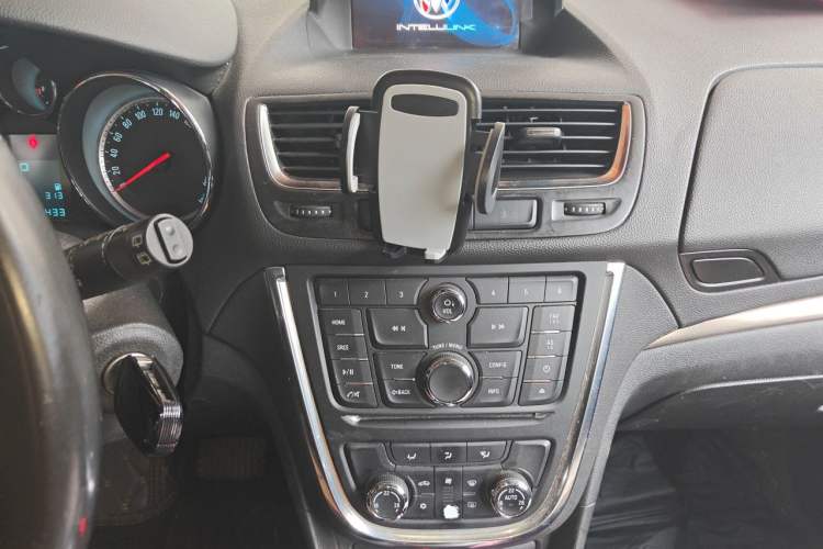 Used Buick Encore 2015 1.4T Automatic Two-Wheel Drive Urban Leading Model Audio And AC Panel