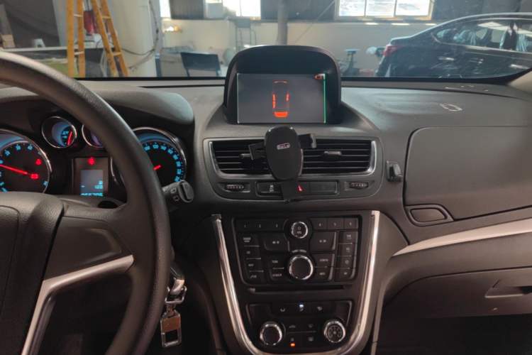 Used Buick Encore 2015 1.4T Manual Two-Wheel Drive Urban Advanced Model Audio And AC Panel