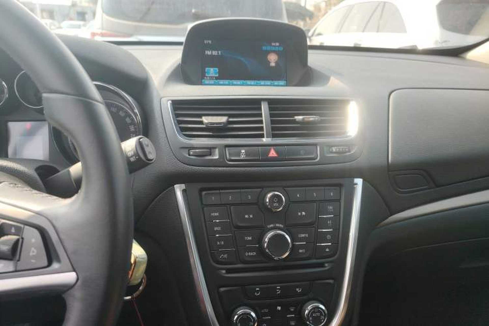 Used Buick Encore 2015 1.4T Automatic Two-Wheel Drive Urban Leading Model Audio And AC Panel