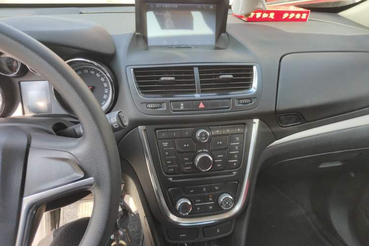 Used Buick Encore 2015 1.4T Automatic Two-Wheel Drive Urban Elite Version Audio And AC Panel