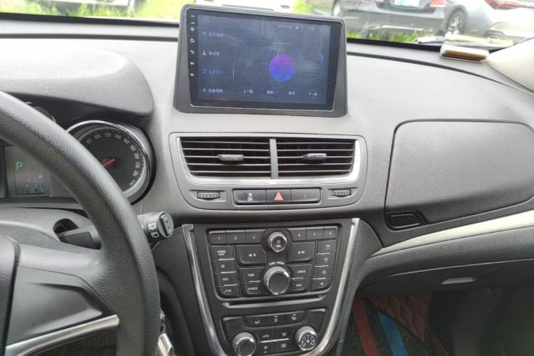 Used Buick Encore 2015 1.4T Automatic Two-Wheel Drive Urban Elite Version Audio And AC Panel