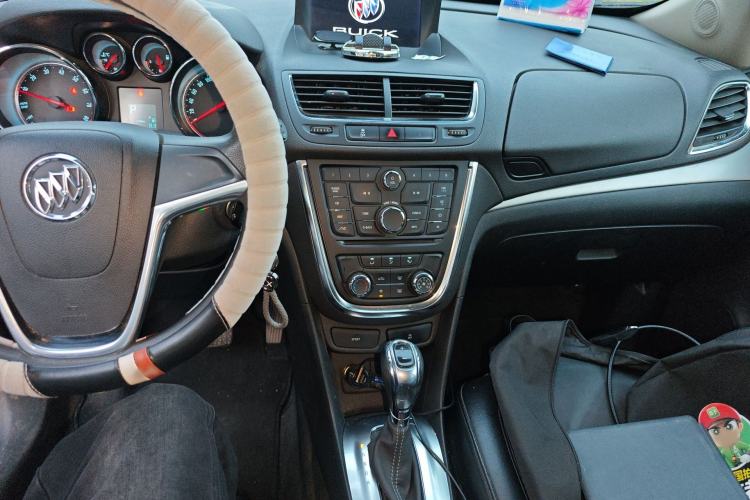 Used Buick Encore 2015 1.4T Automatic Two-Wheel Drive Urban Elite Version Audio And AC Panel
