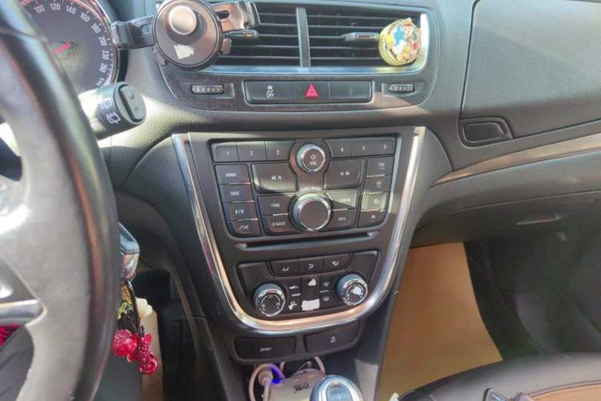 Used Buick Encore 2015 1.4T Automatic Two-Wheel Drive Urban Leading Model Audio And AC Panel