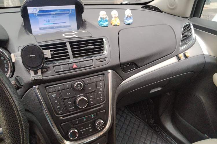 Used Buick Encore 2015 1.4T Automatic Two-Wheel Drive Urban Elite Version Audio And AC Panel
