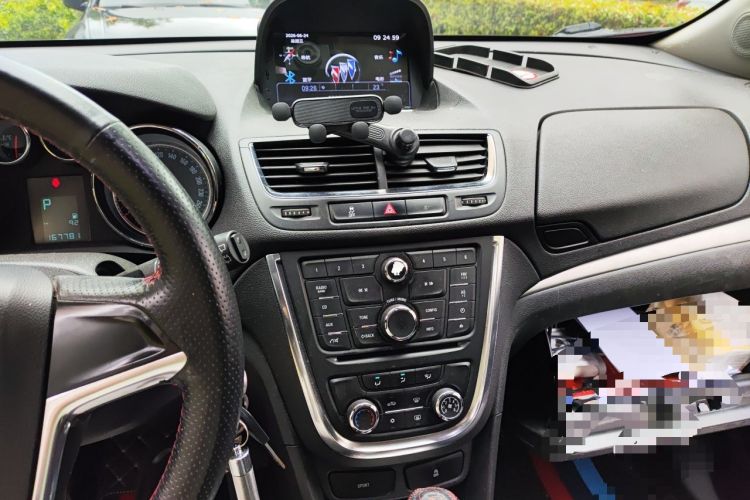 Used Buick Encore 2015 1.4T Automatic Two-Wheel Drive Urban Elite Version Audio And AC Panel