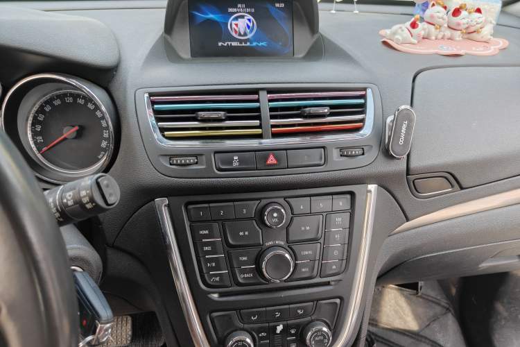 Used Buick Encore 2015 1.4T Automatic Two-Wheel Drive Urban Leading Model Audio And AC Panel