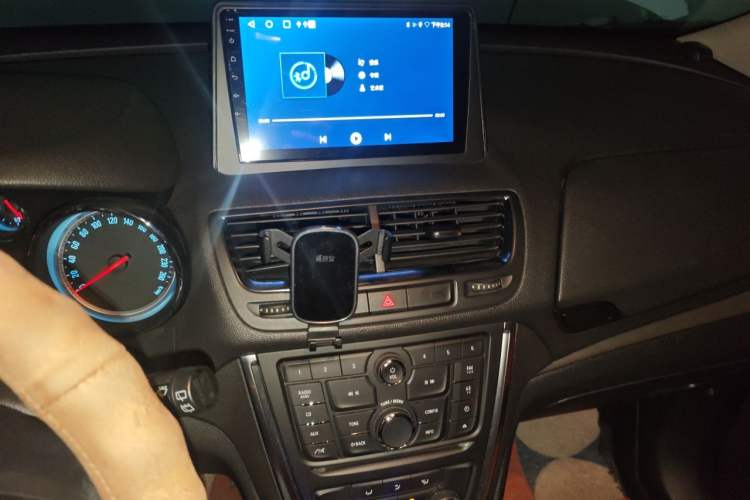 Used Buick Encore 2015 1.4T Automatic Two-Wheel Drive Urban Elite Version Audio And AC Panel
