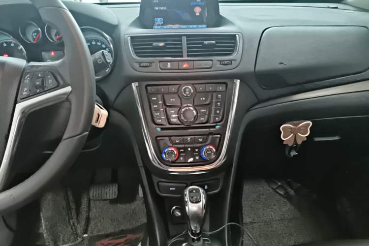 Used Buick Encore 2015 1.4T Automatic Two-Wheel Drive Urban Leading Model Audio And AC Panel