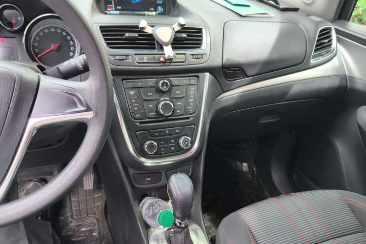 Used Buick Encore 2015 1.4T Automatic Two-Wheel Drive Urban Elite Version Audio And AC Panel