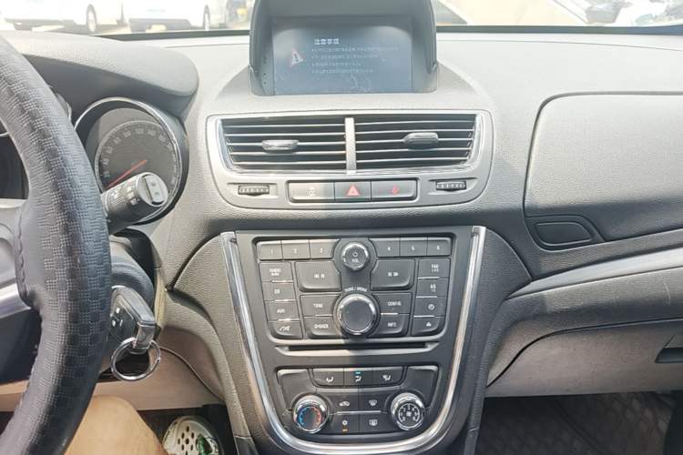 Used Buick Encore 2015 1.4T Automatic Two-Wheel Drive Urban Elite Version Audio And AC Panel