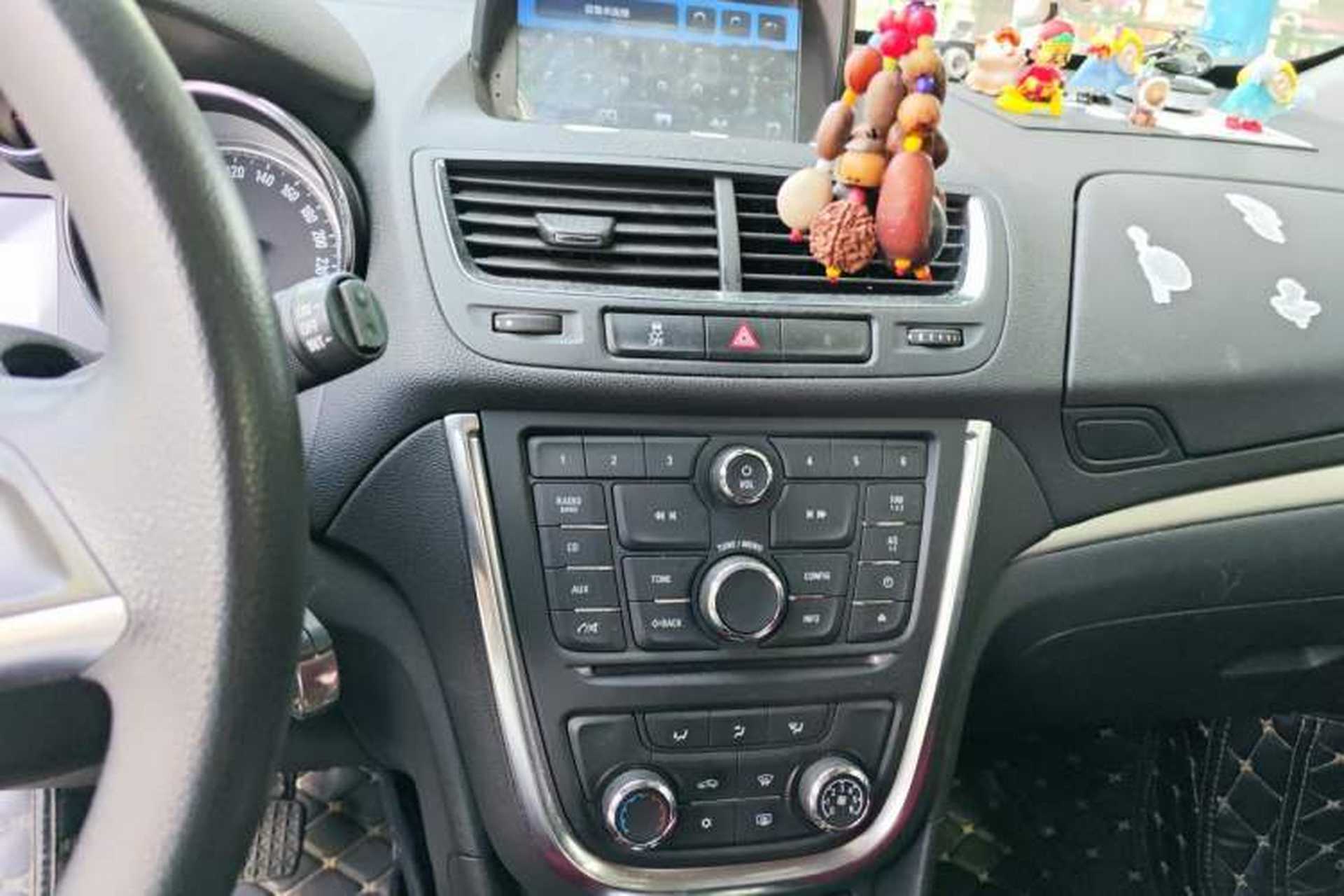 Used Buick Encore 2015 1.4T Automatic Two-Wheel Drive Urban Elite Version Audio And AC Panel