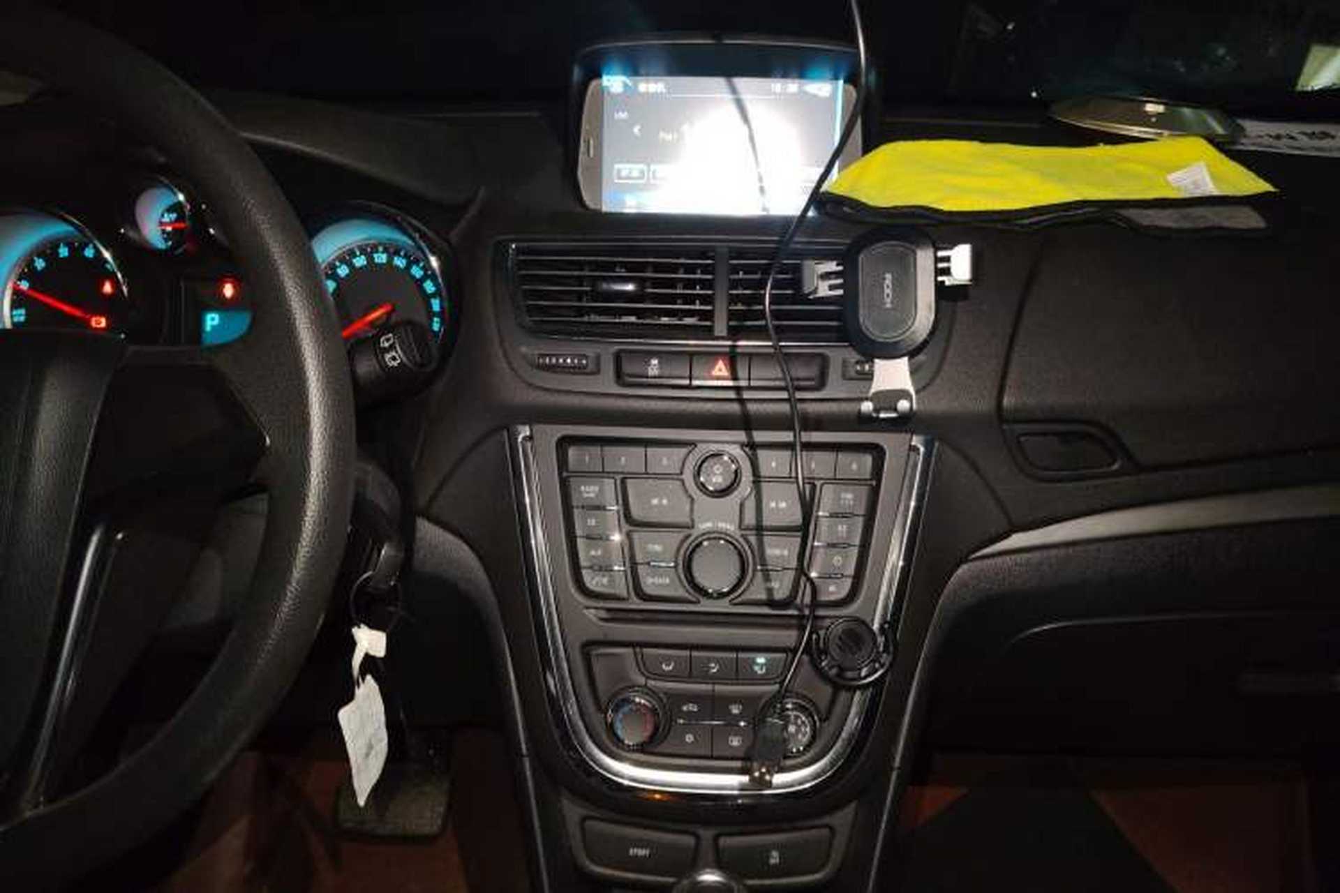 Used Buick Encore 2015 1.4T Automatic Two-Wheel Drive Urban Elite Version Audio And AC Panel