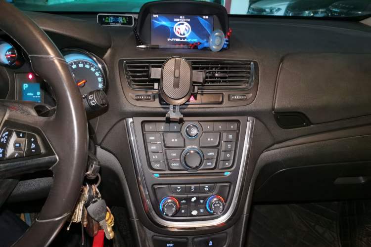 Used Buick Encore 2015 1.4T Automatic Two-Wheel Drive Urban Leading Model Audio And AC Panel