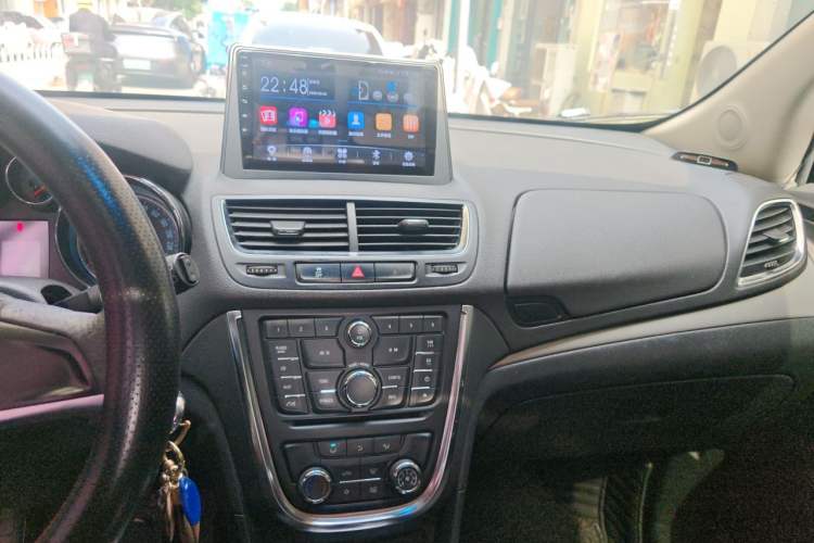 Used Buick Encore 2015 1.4T Automatic Two-Wheel Drive Urban Elite Version Audio And AC Panel