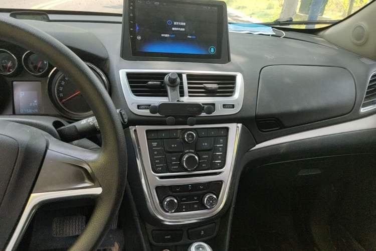 Used Buick Encore 2015 1.4T Automatic Two-Wheel Drive Urban Elite Version Audio And AC Panel