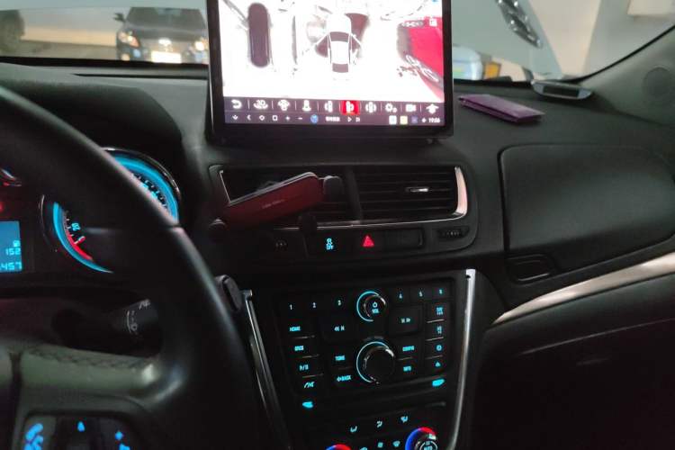 Used Buick Encore 2015 1.4T Automatic Two-Wheel Drive Urban Leading Model Audio And AC Panel
