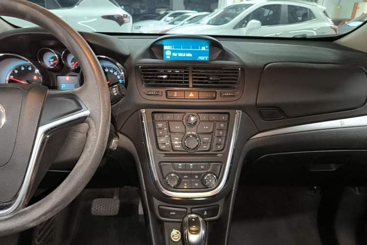 Used Buick Encore 2015 1.4T Automatic Two-Wheel Drive Urban Elite Version Audio And AC Panel