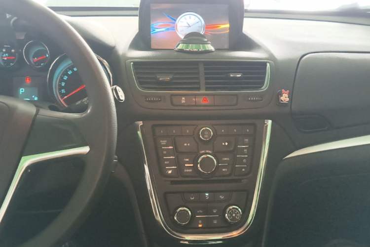 Used Buick Encore 2015 1.4T Automatic Two-Wheel Drive Urban Elite Version Audio And AC Panel
