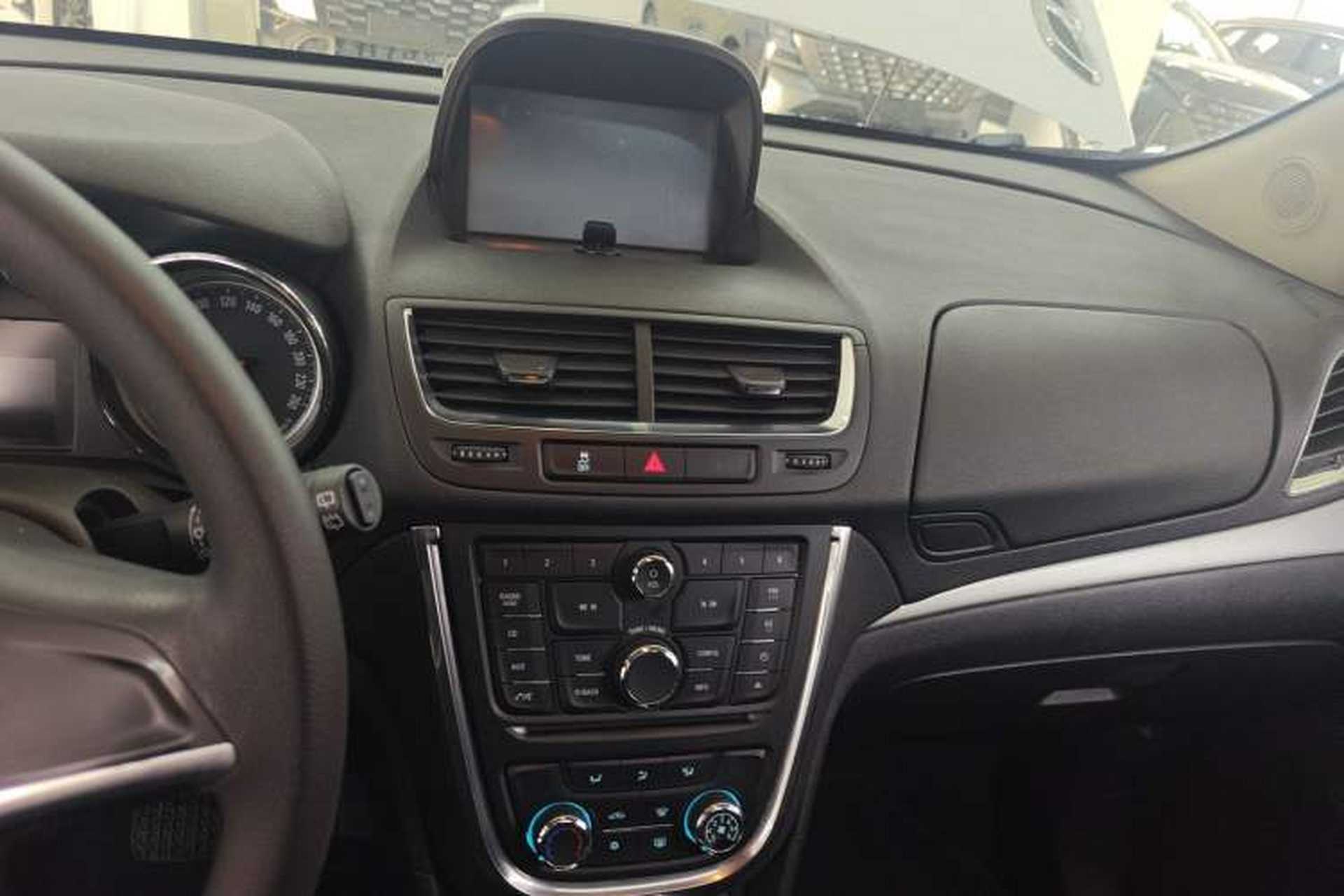 Used Buick Encore 2015 1.4T Automatic Two-Wheel Drive Urban Elite Version Audio And AC Panel
