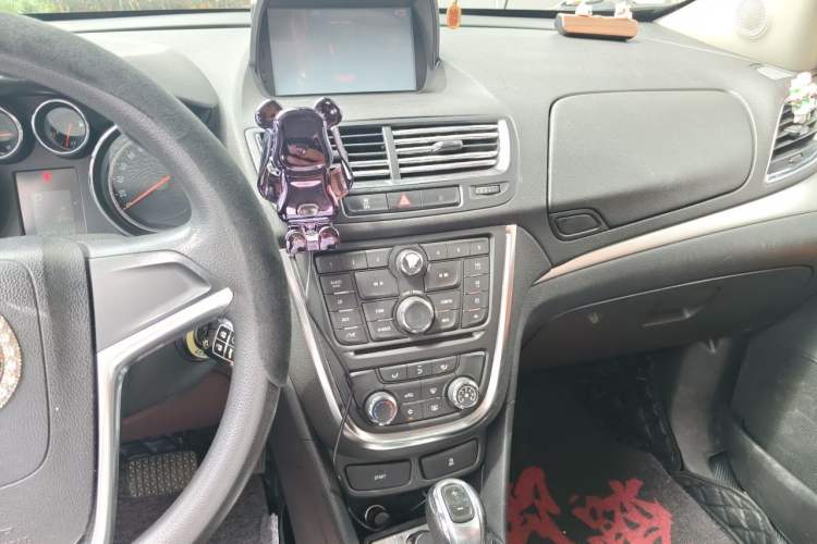 Used Buick Encore 2015 1.4T Automatic Two-Wheel Drive Urban Elite Version Audio And AC Panel