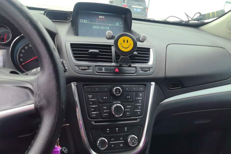 Used Buick Encore 2015 1.4T Automatic Two-Wheel Drive Urban Elite Version Audio And AC Panel