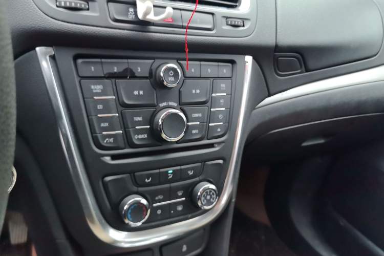 Used Buick Encore 2015 1.4T Automatic Two-Wheel Drive Urban Elite Version Audio And AC Panel