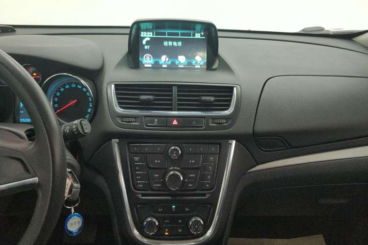 Used Buick Encore 2015 1.4T Automatic Two-Wheel Drive Urban Elite Version Audio And AC Panel