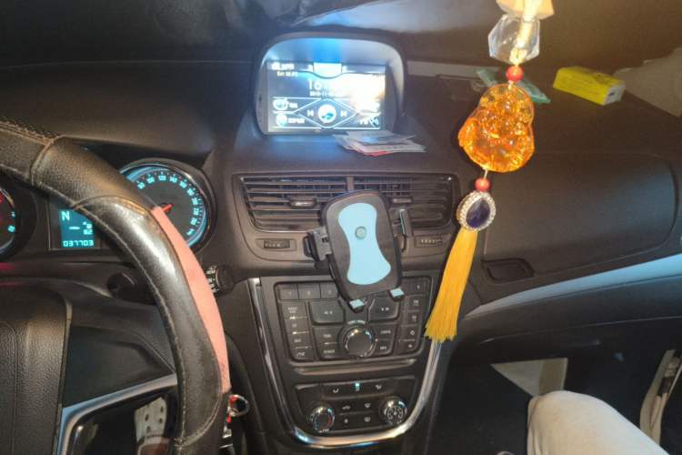 Used Buick Encore 2015 1.4T Automatic Two-Wheel Drive Urban Elite Version Audio And AC Panel