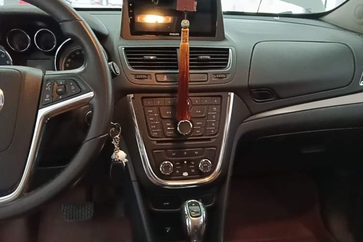 Used Buick Encore 2015 1.4T Automatic Two-Wheel Drive Urban Leading Model Audio And AC Panel