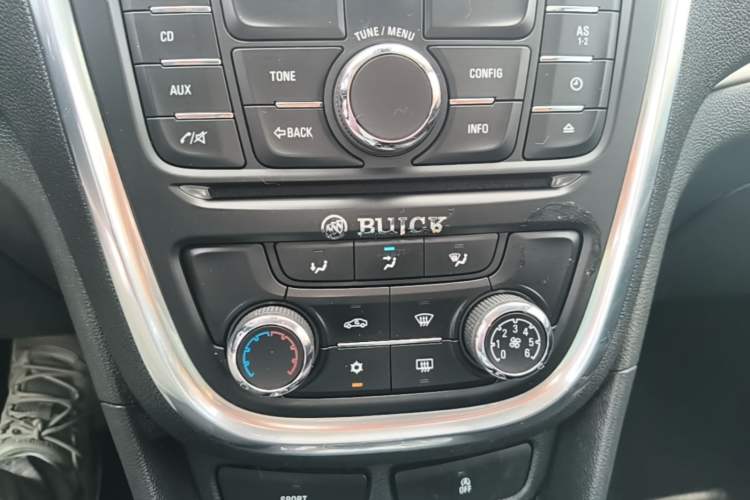 Used Buick Encore 2015 1.4T Automatic Two-Wheel Drive Urban Elite Version Audio And AC Panel