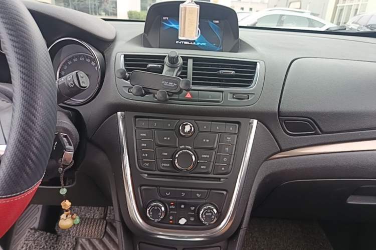 Used Buick Encore 2015 1.4T Automatic Two-Wheel Drive Urban Leading Model Audio And AC Panel