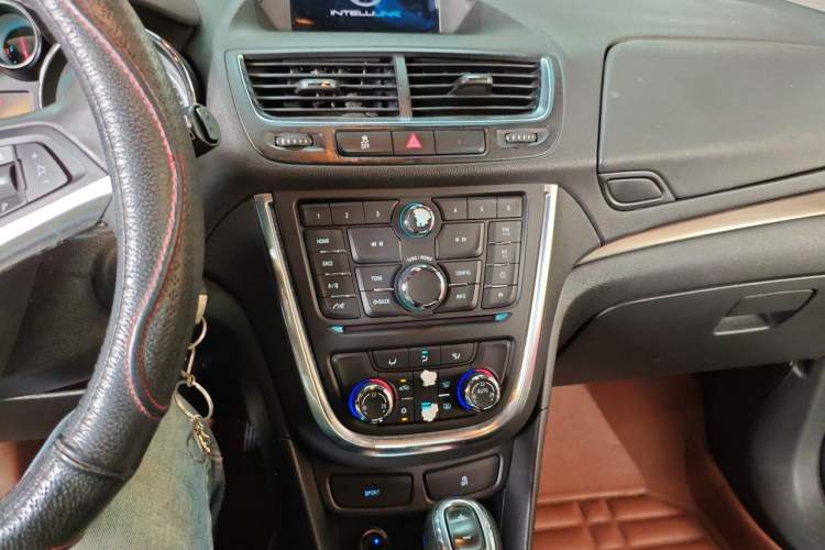 Used Buick Encore 2015 1.4T Automatic Two-Wheel Drive Urban Leading Model Audio And AC Panel