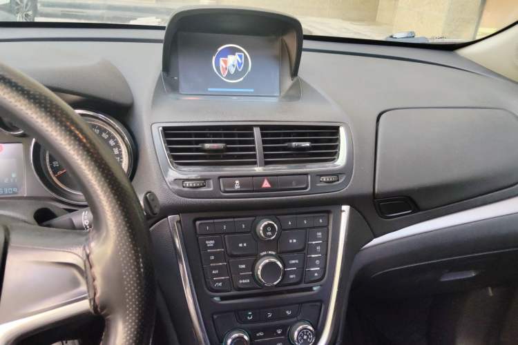 Used Buick Encore 2015 1.4T Automatic Two-Wheel Drive Urban Elite Version Audio And AC Panel