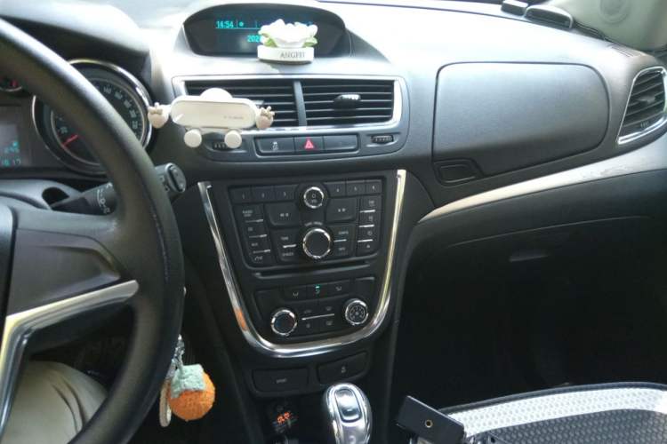 Used Buick Encore 2015 1.4T Automatic Two-Wheel Drive Urban Elite Version Audio And AC Panel