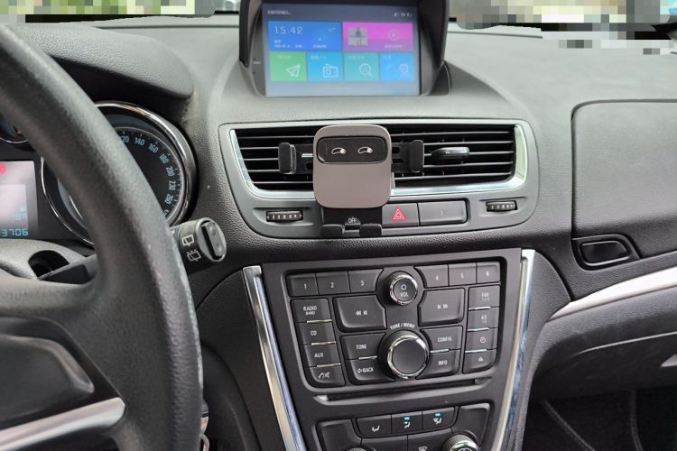 Used Buick Encore 2015 1.4T Automatic Two-Wheel Drive Urban Elite Version Audio And AC Panel