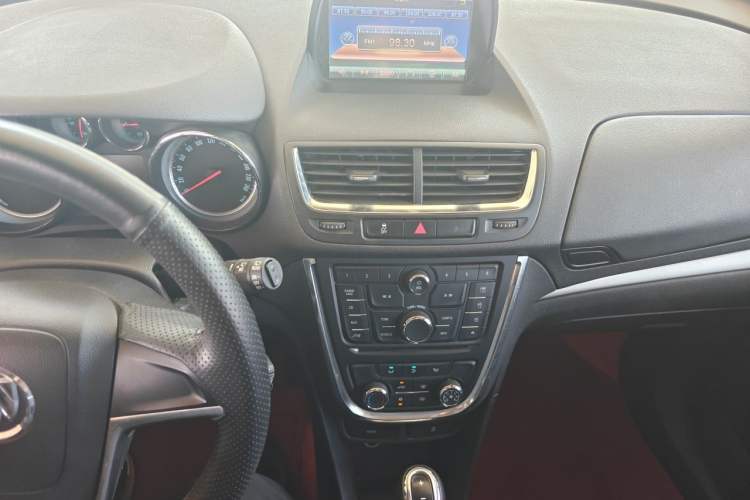 Used Buick Encore 2015 1.4T Automatic Two-Wheel Drive Urban Elite Version Audio And AC Panel