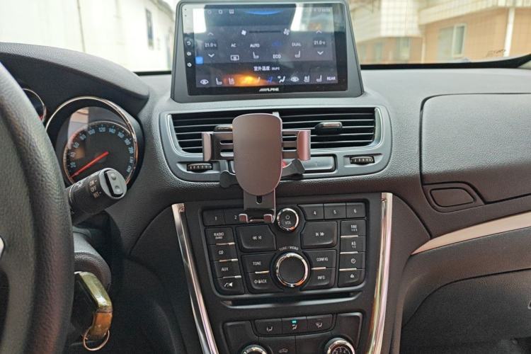 Used Buick Encore 2015 1.4T Automatic Two-Wheel Drive Urban Elite Version Audio And AC Panel
