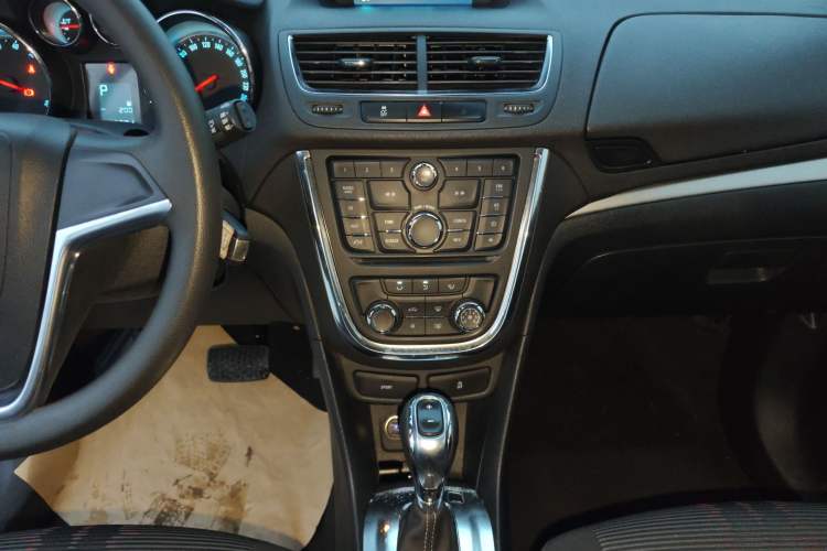 Used Buick Encore 2015 1.4T Automatic Two-Wheel Drive Urban Elite Version Audio And AC Panel