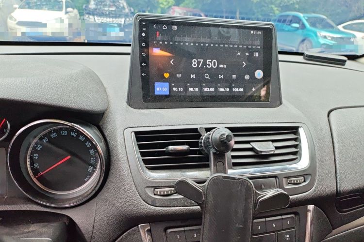 Used Buick Encore 2015 1.4T Manual Two-Wheel Drive Urban Advanced Model Audio And AC Panel