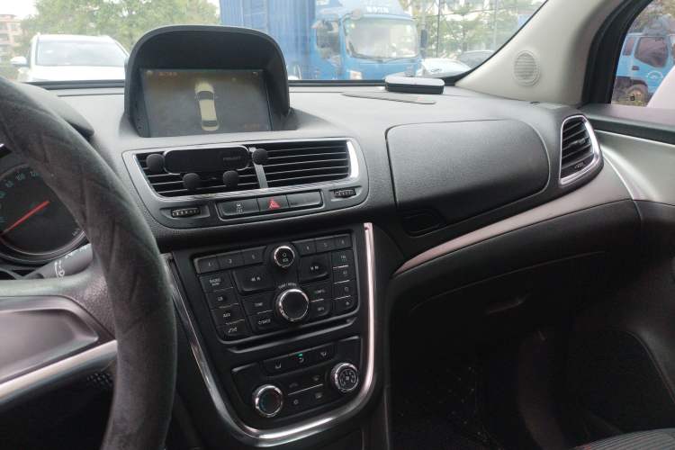 Used Buick Encore 2015 1.4T Automatic Two-Wheel Drive Urban Elite Version Audio And AC Panel