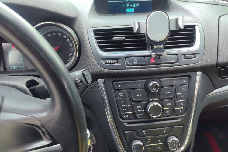 Used Buick Encore 2015 1.4T Automatic Two-Wheel Drive Urban Elite Version Audio And AC Panel