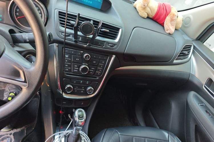 Used Buick Encore 2015 1.4T Automatic Two-Wheel Drive Urban Elite Version Audio And AC Panel