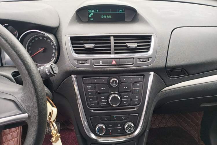Used Buick Encore 2015 1.4T Automatic Two-Wheel Drive Urban Elite Version Audio And AC Panel