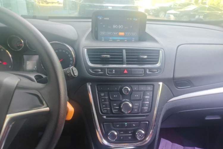 Used Buick Encore 2015 1.4T Automatic Two-Wheel Drive Urban Elite Version Audio And AC Panel