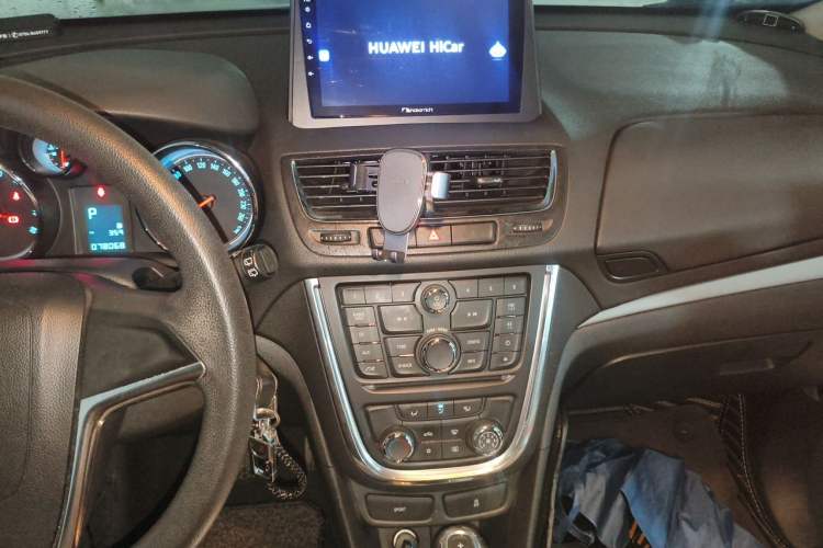 Used Buick Encore 2015 1.4T Automatic Two-Wheel Drive Urban Elite Version Audio And AC Panel