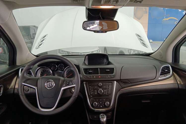 Used Buick Encore 2015 1.4T Automatic Two-Wheel Drive Urban Leading Model Center Console
