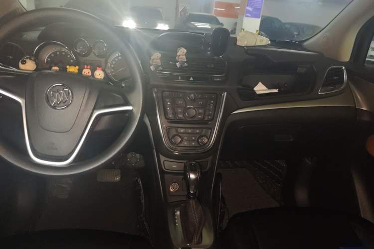 Used Buick Encore 2015 1.4T Automatic Two-Wheel Drive Urban Elite Version Center Console