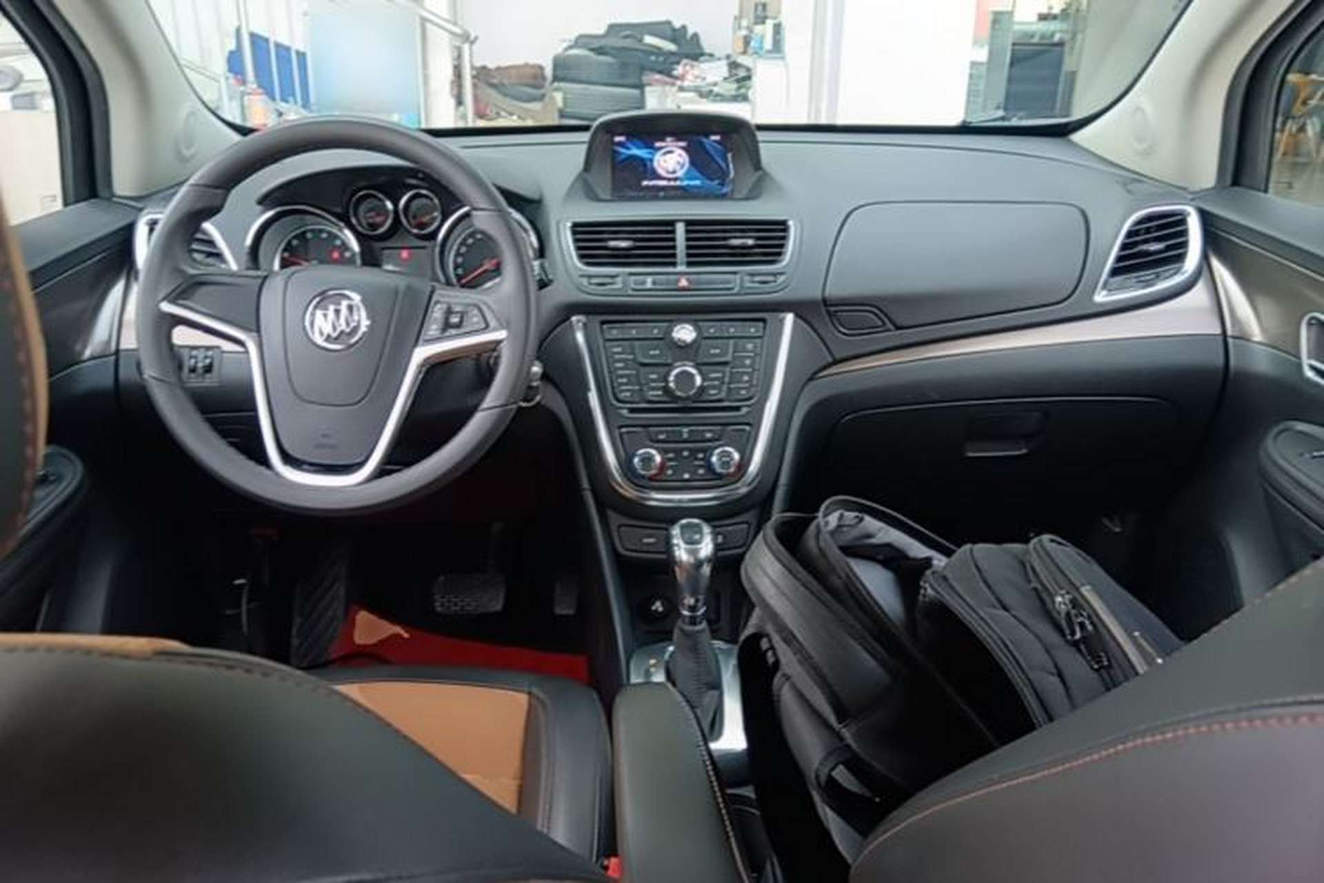 Used Buick Encore 2015 1.4T Automatic Two-Wheel Drive Urban Leading Model Center Console